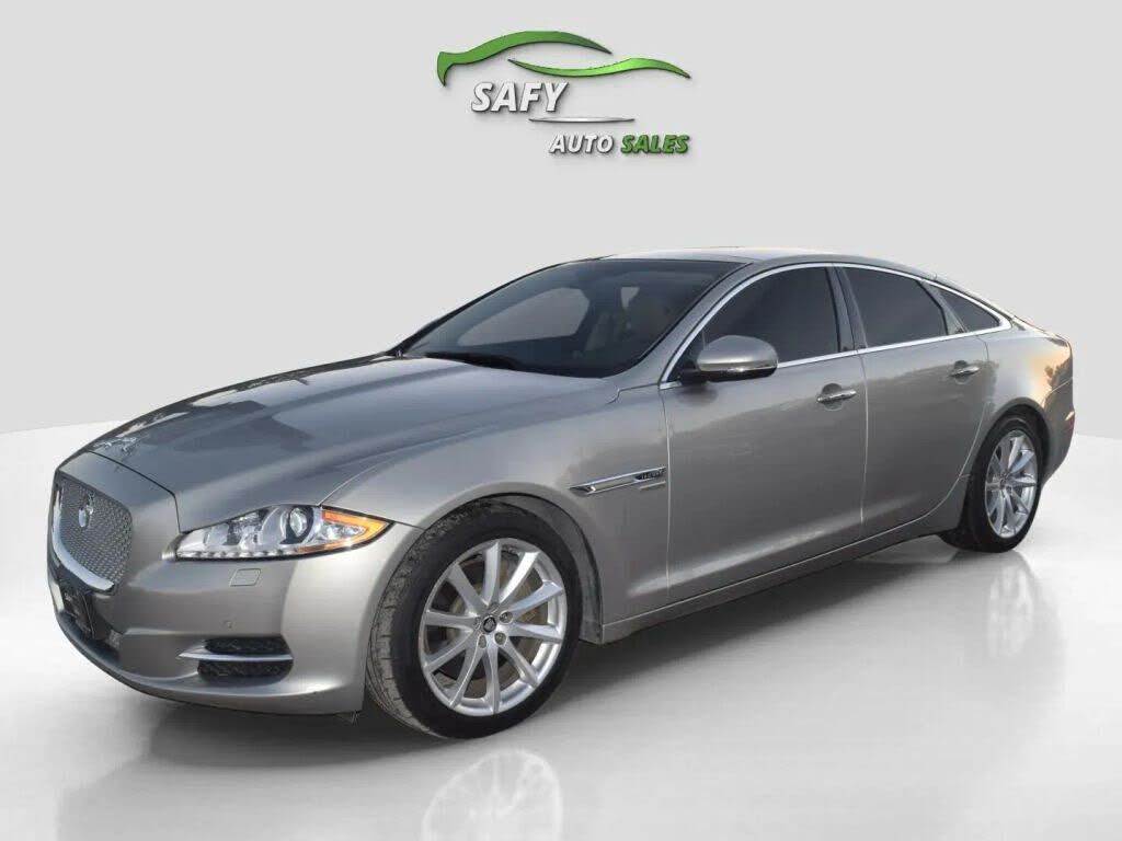 Jaguar XJ