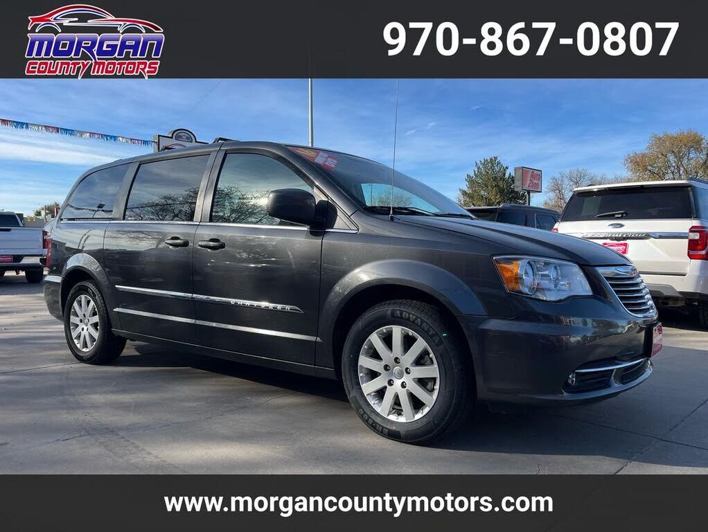2016 CHRYSLER Town and Country