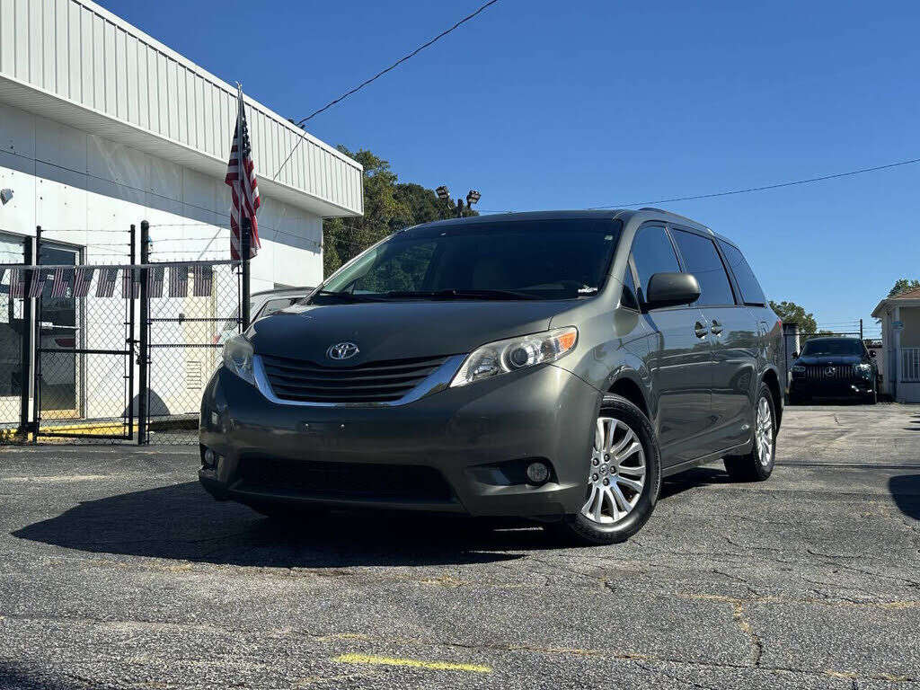 2013 TOYOTA Sienna