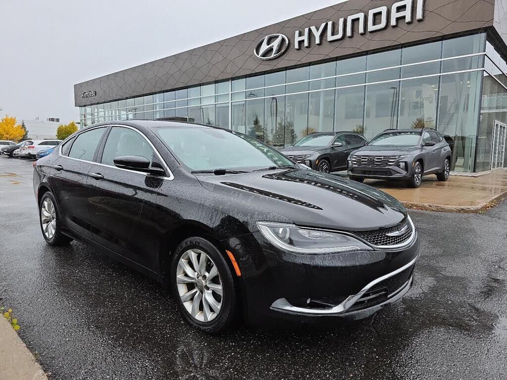 Chrysler 200