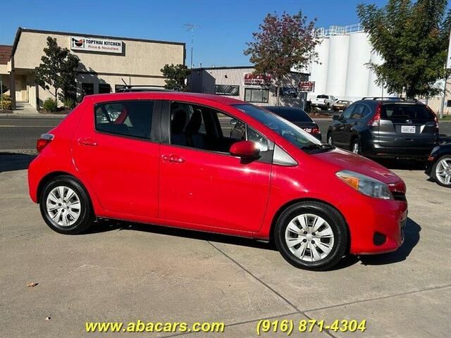 2013 TOYOTA Yaris