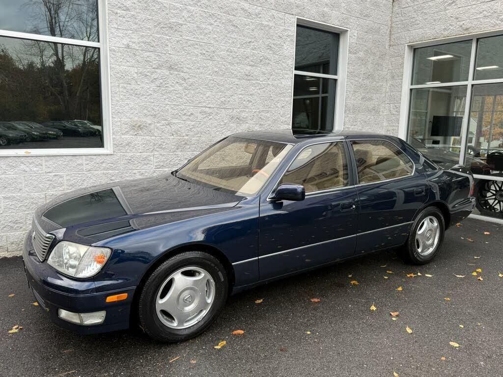 Lexus LS