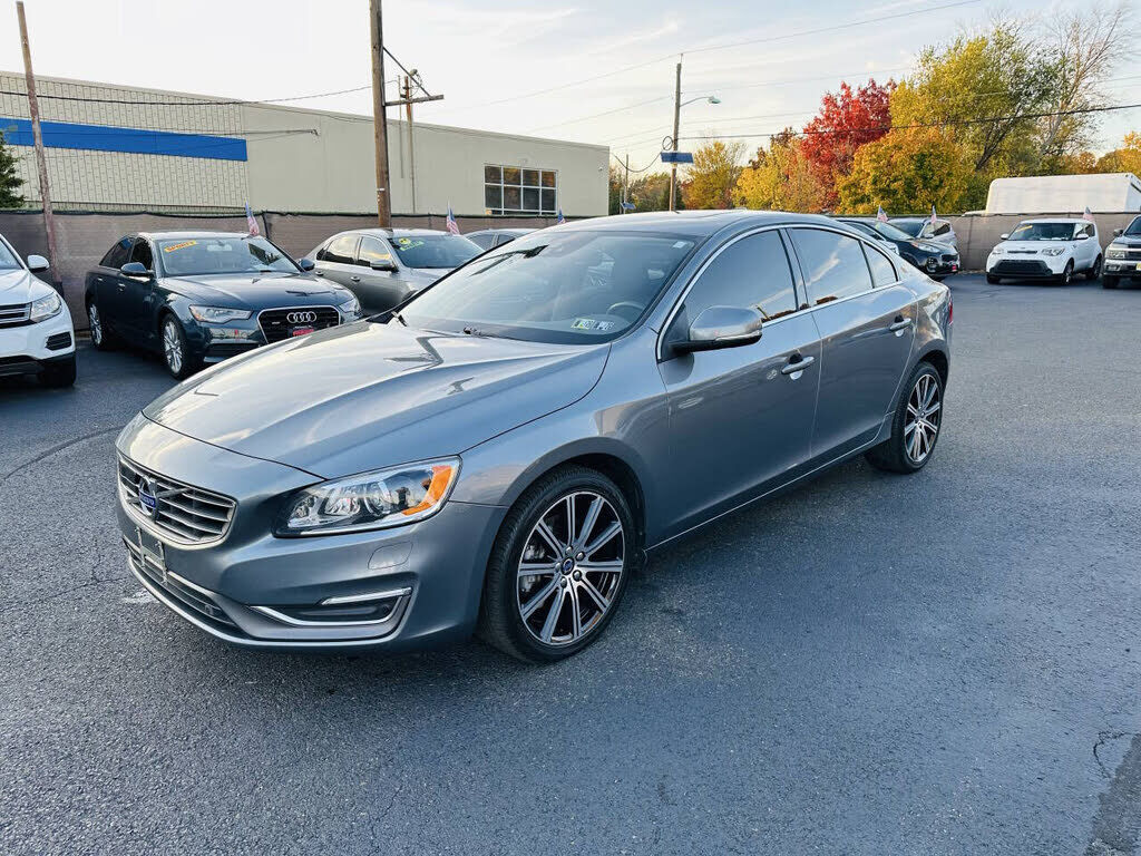 2017 VOLVO S60
