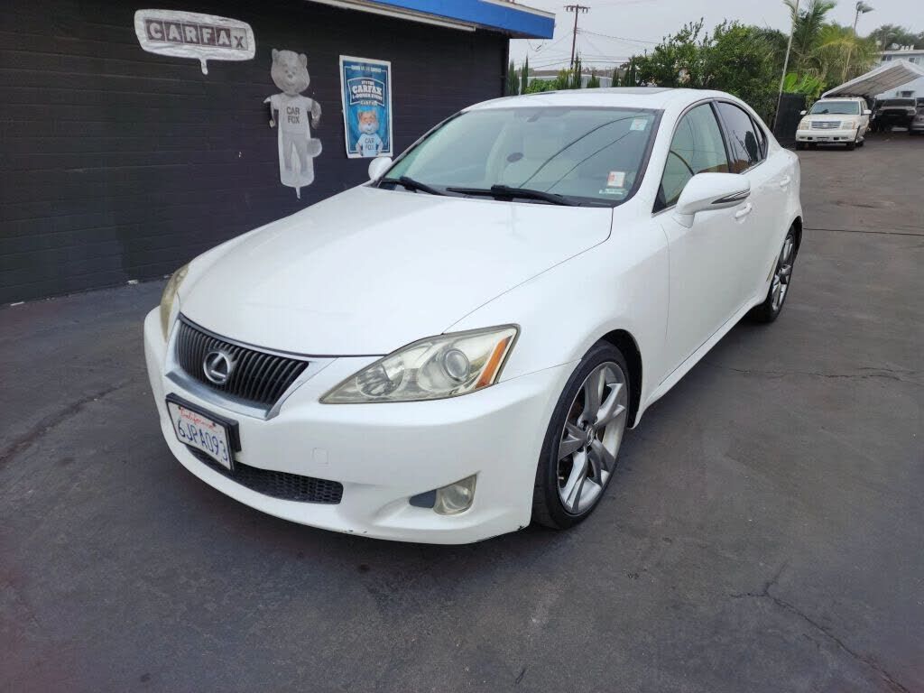 Lexus IS