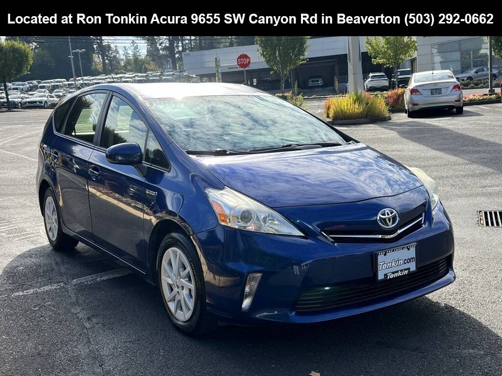 Toyota Prius V