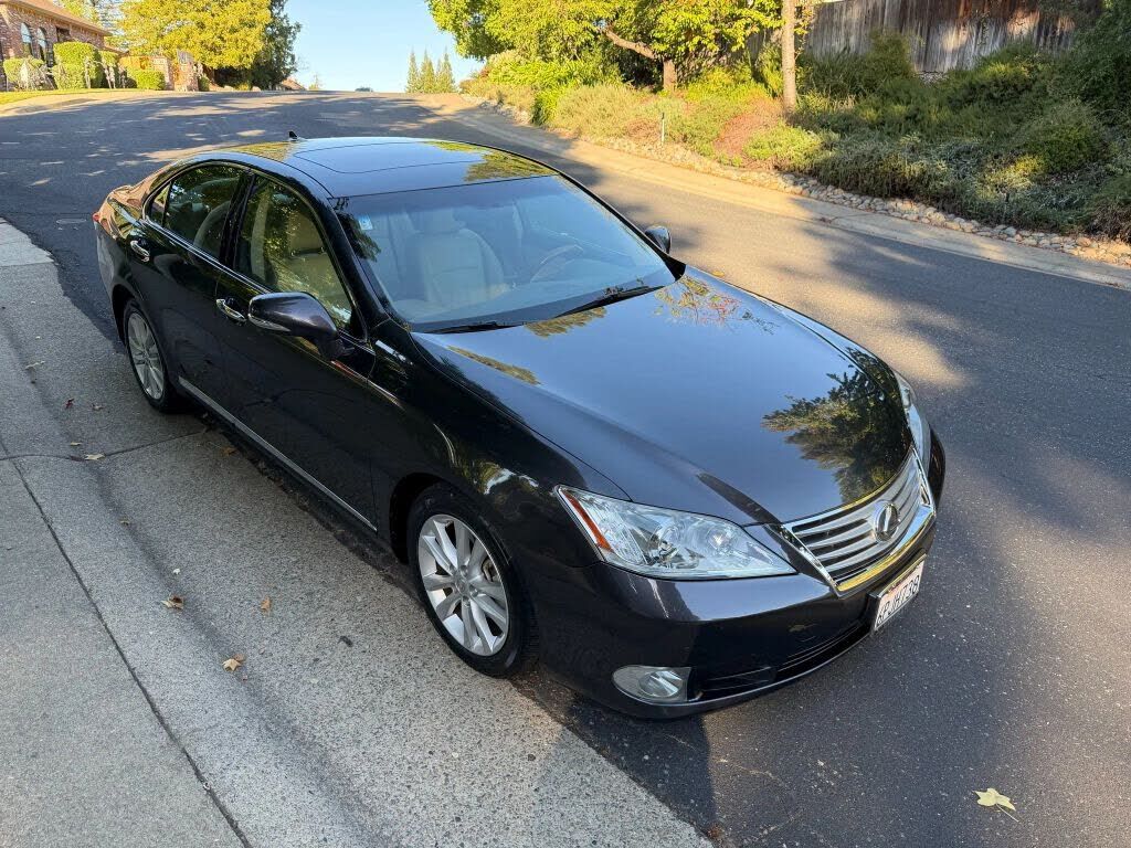 Lexus ES