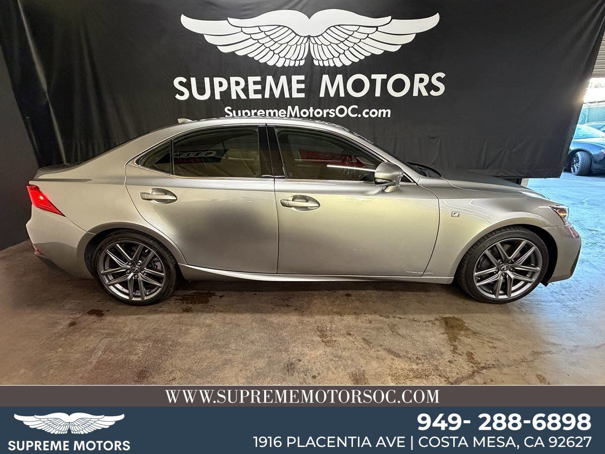 Lexus IS