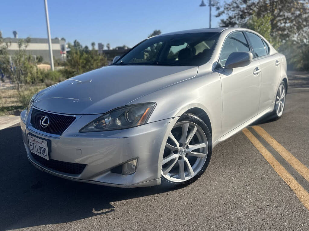 Lexus IS