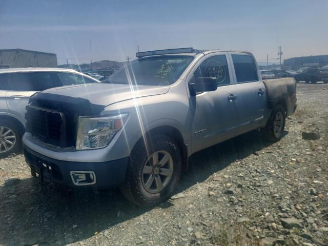 Nissan Titan