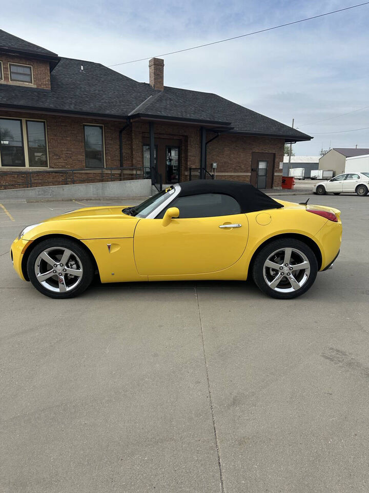 2008 PONTIAC Solstice