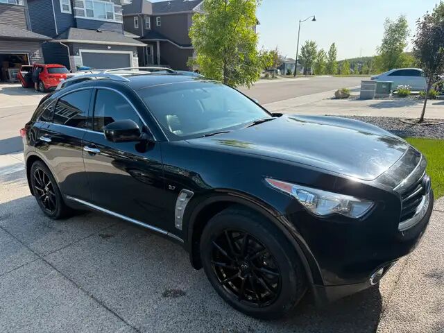 Infiniti QX70