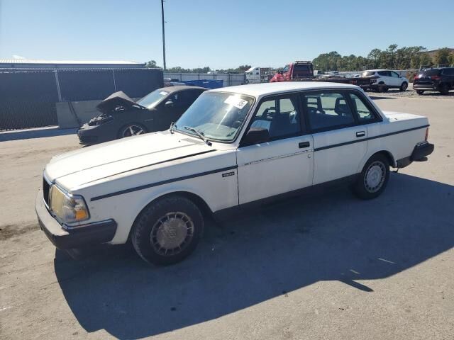 Volvo 240 Series