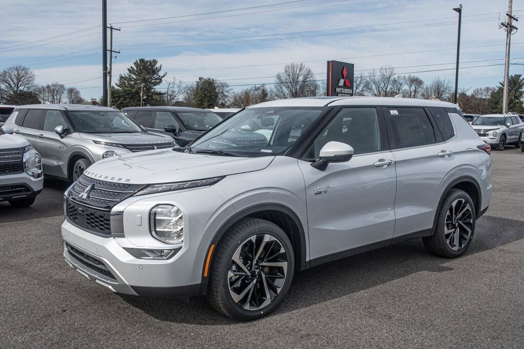 2025 MITSUBISHI Outlander