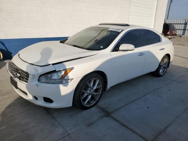 Nissan Maxima