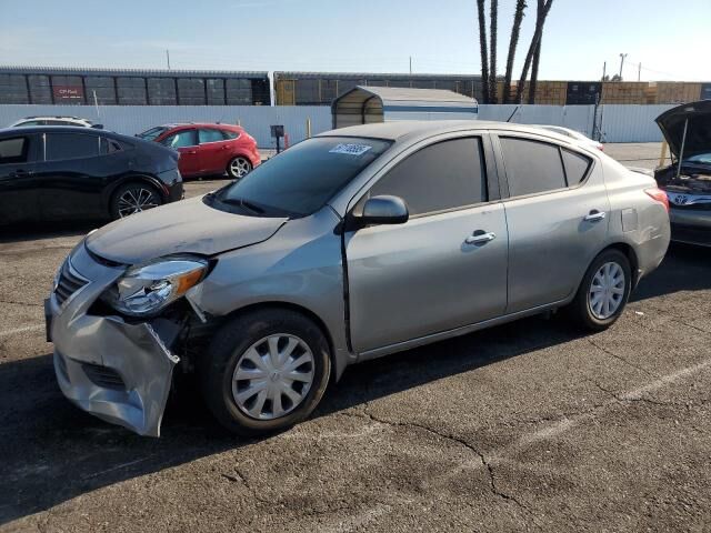 Nissan Versa