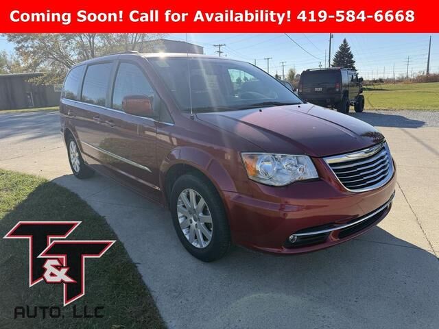 2016 CHRYSLER Town and Country