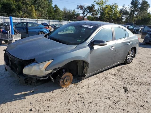 Nissan Maxima