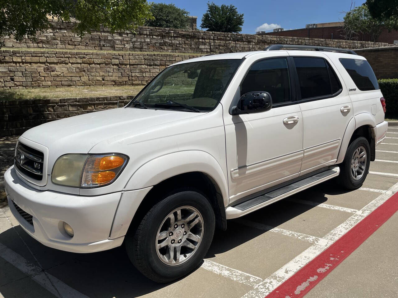 2004 TOYOTA Sequoia