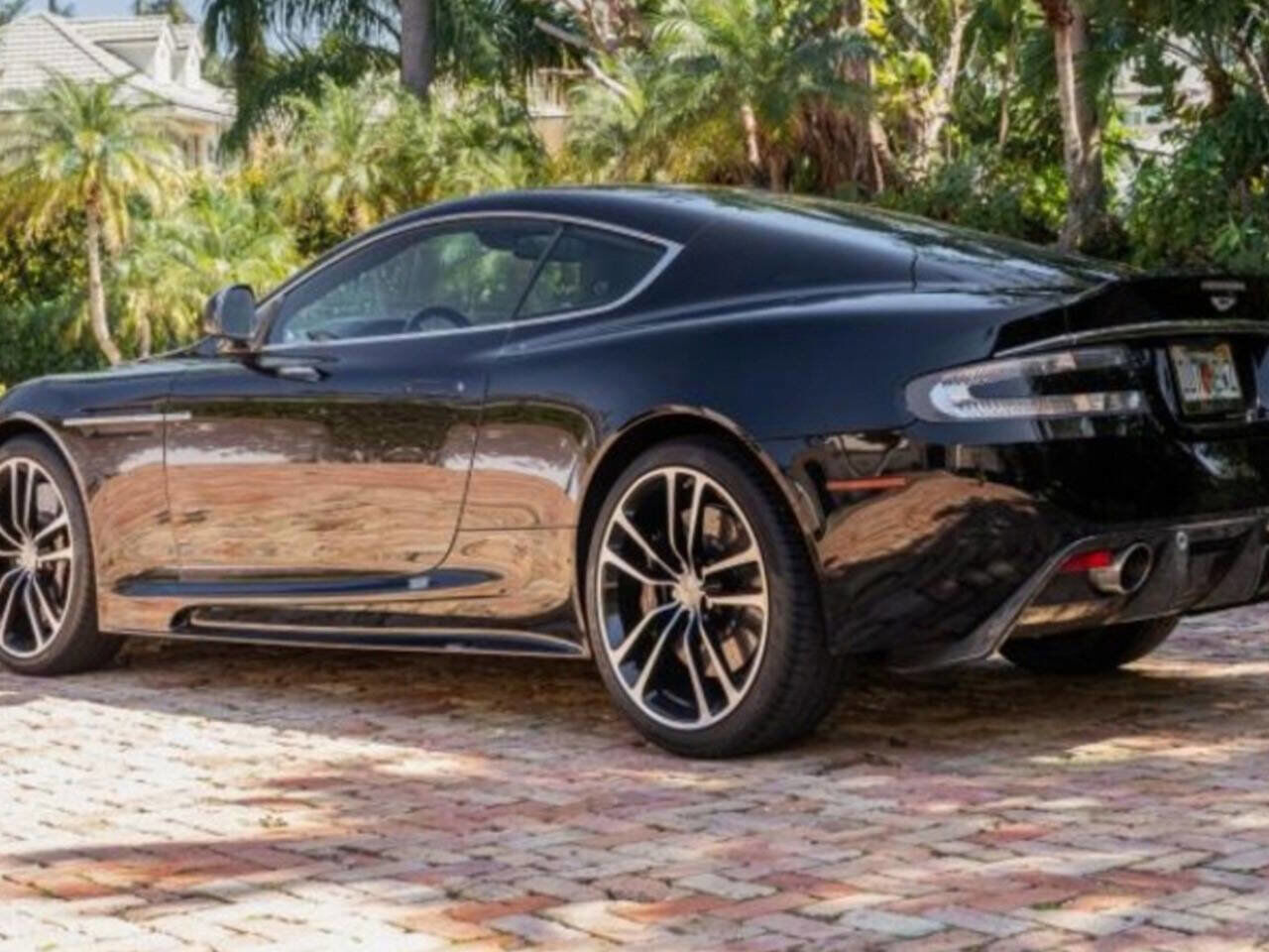 Aston Martin DBS