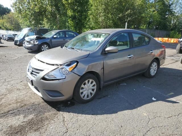 Nissan Versa