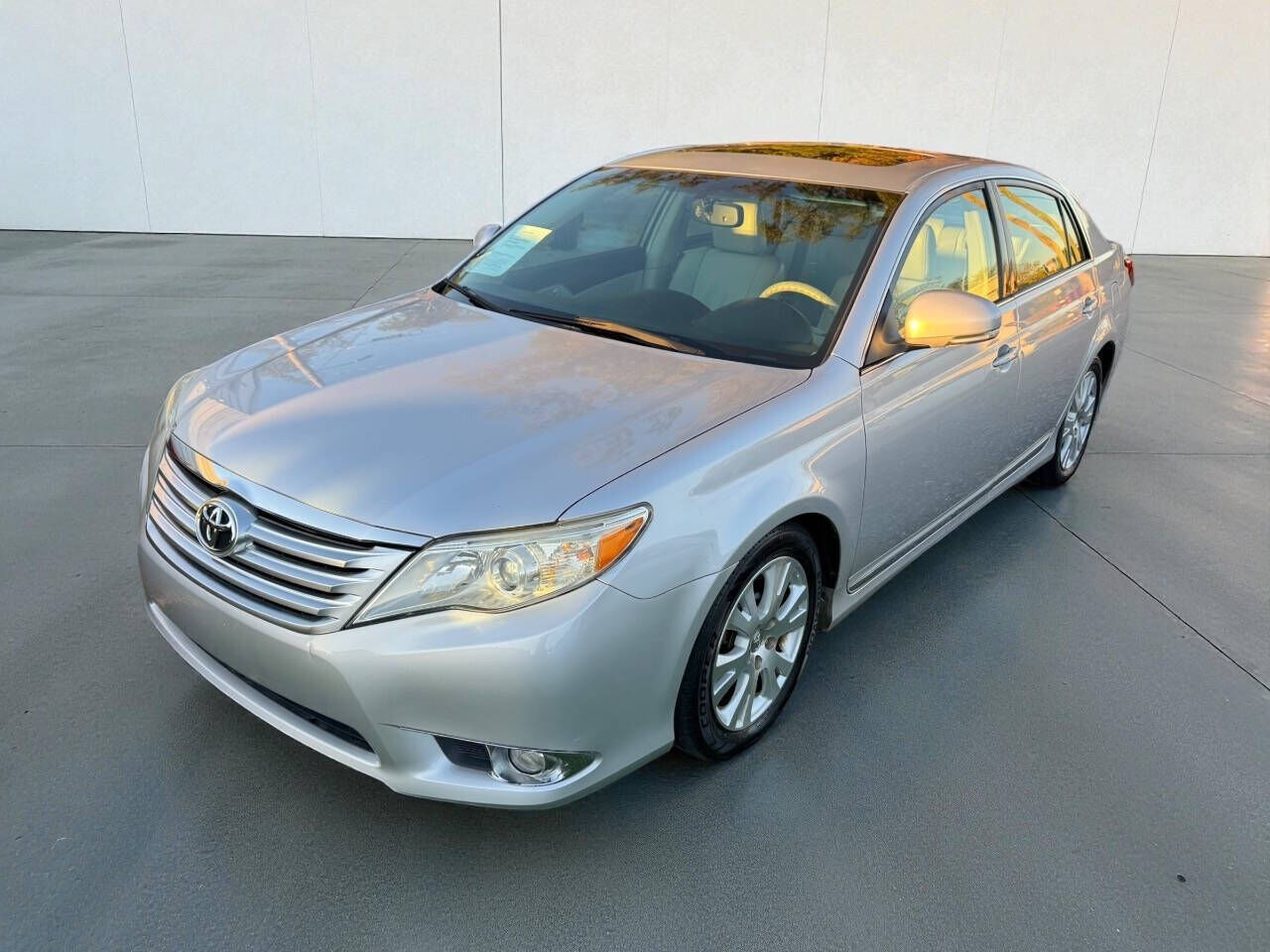 2011 TOYOTA Avalon