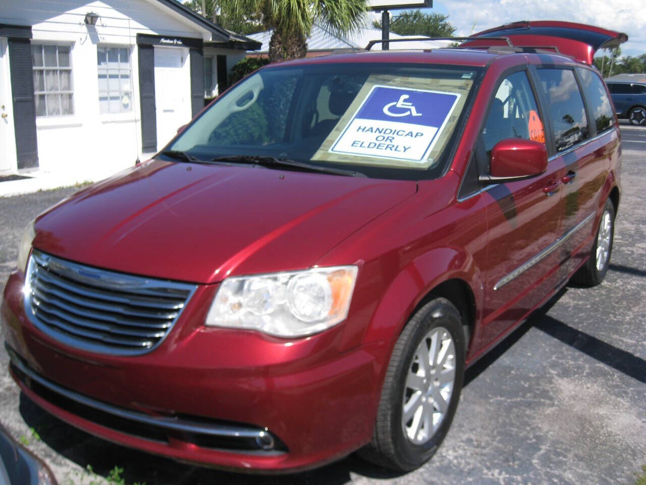2014 CHRYSLER Town and Country