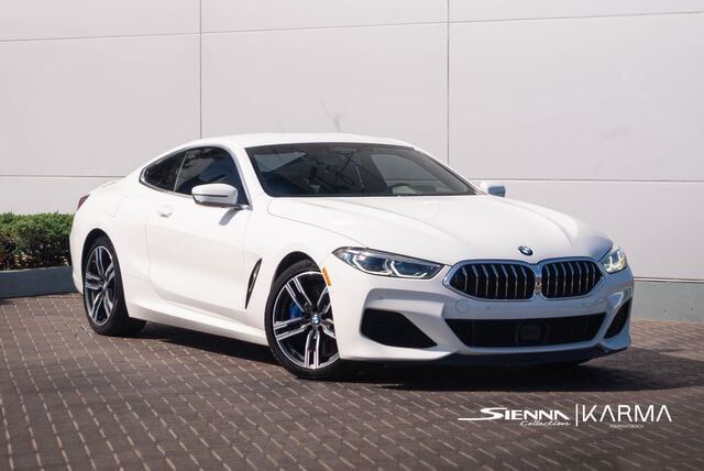 2022 BMW M8