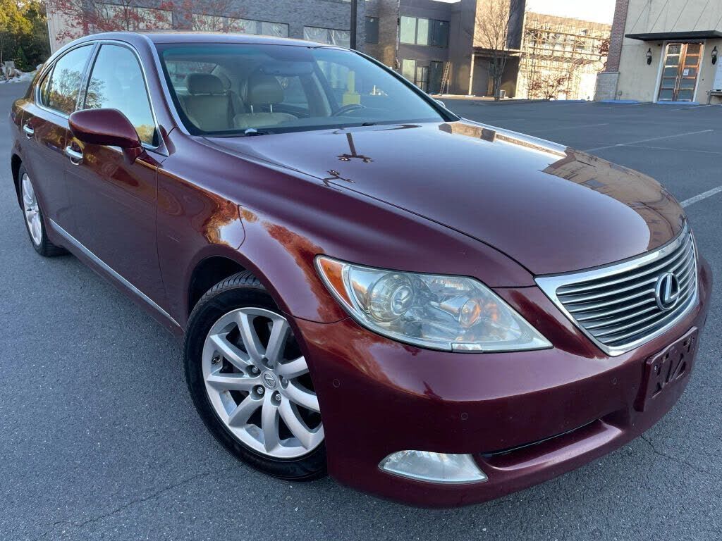 Lexus LS