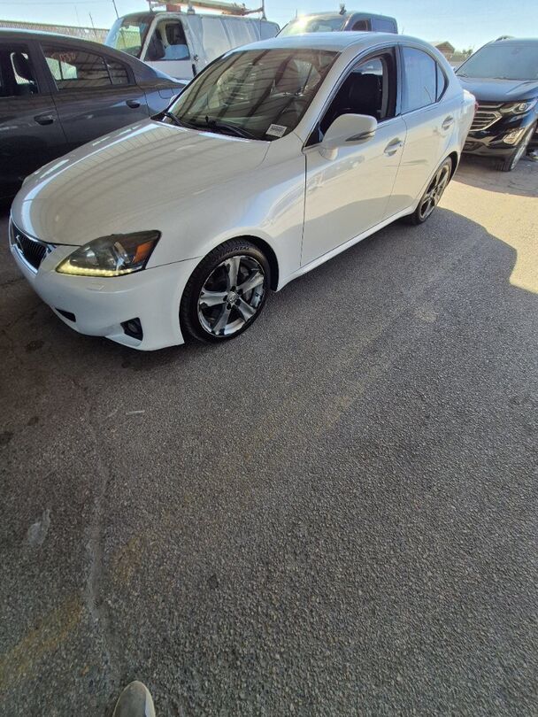 Lexus IS