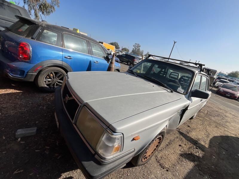 Volvo 240 Series
