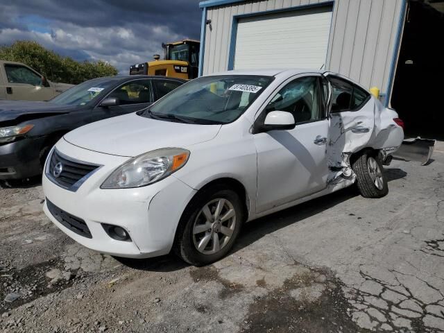 Nissan Versa