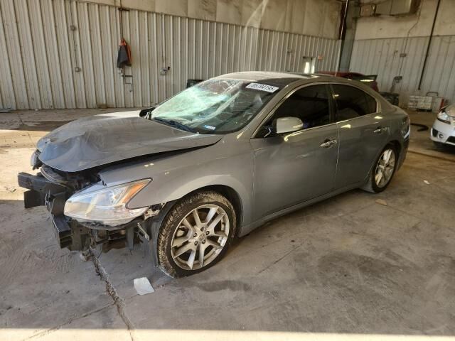 Nissan Maxima