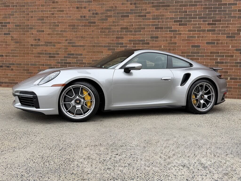 2025 PORSCHE 911