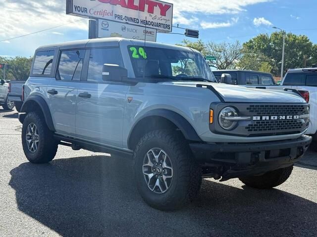 2024 FORD Bronco