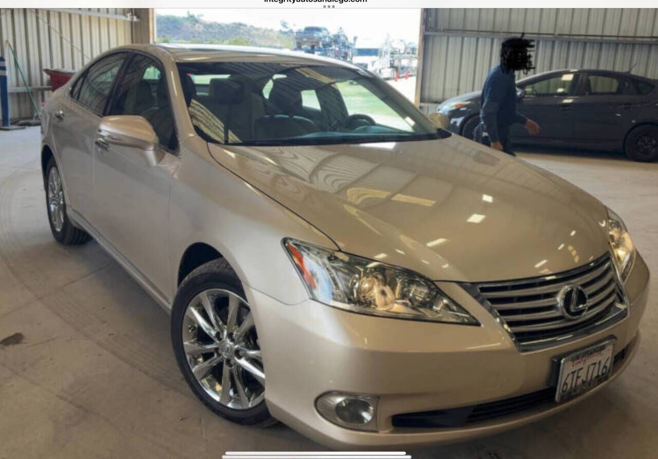 2011 LEXUS ES