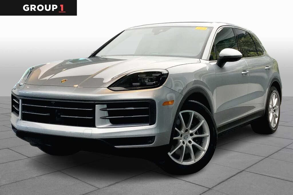 2024 PORSCHE Cayenne