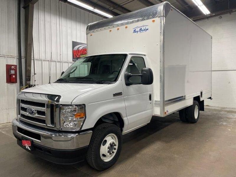 2025 FORD E-450