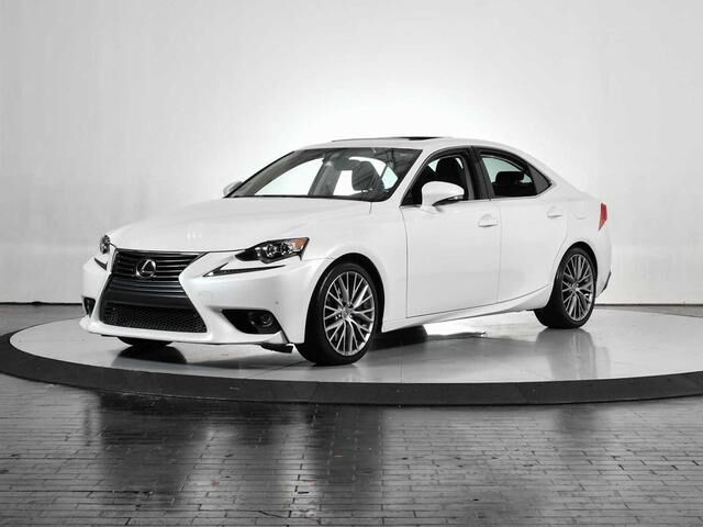 Lexus IS