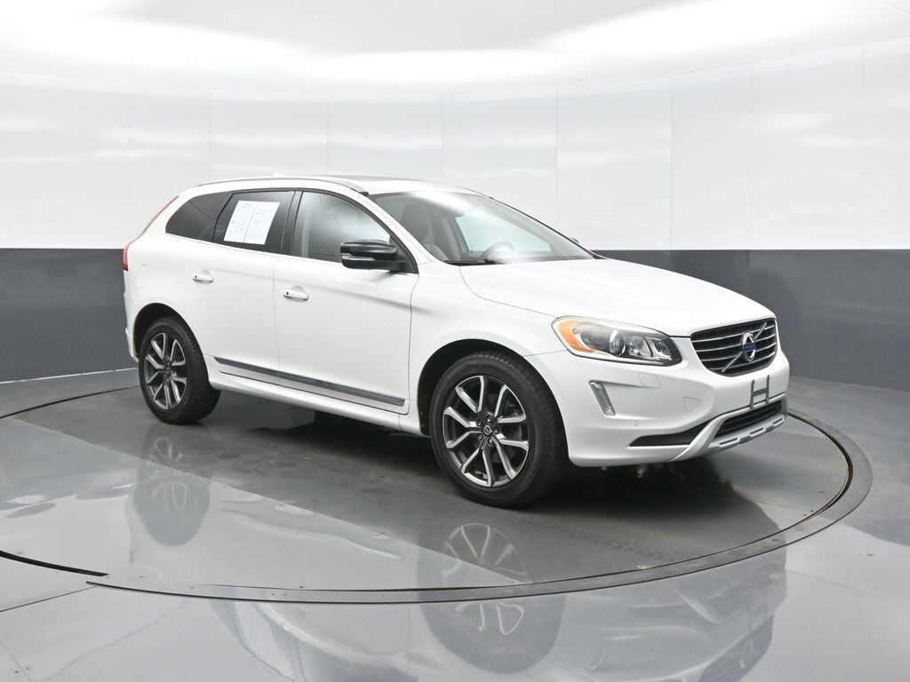 2017 VOLVO XC60