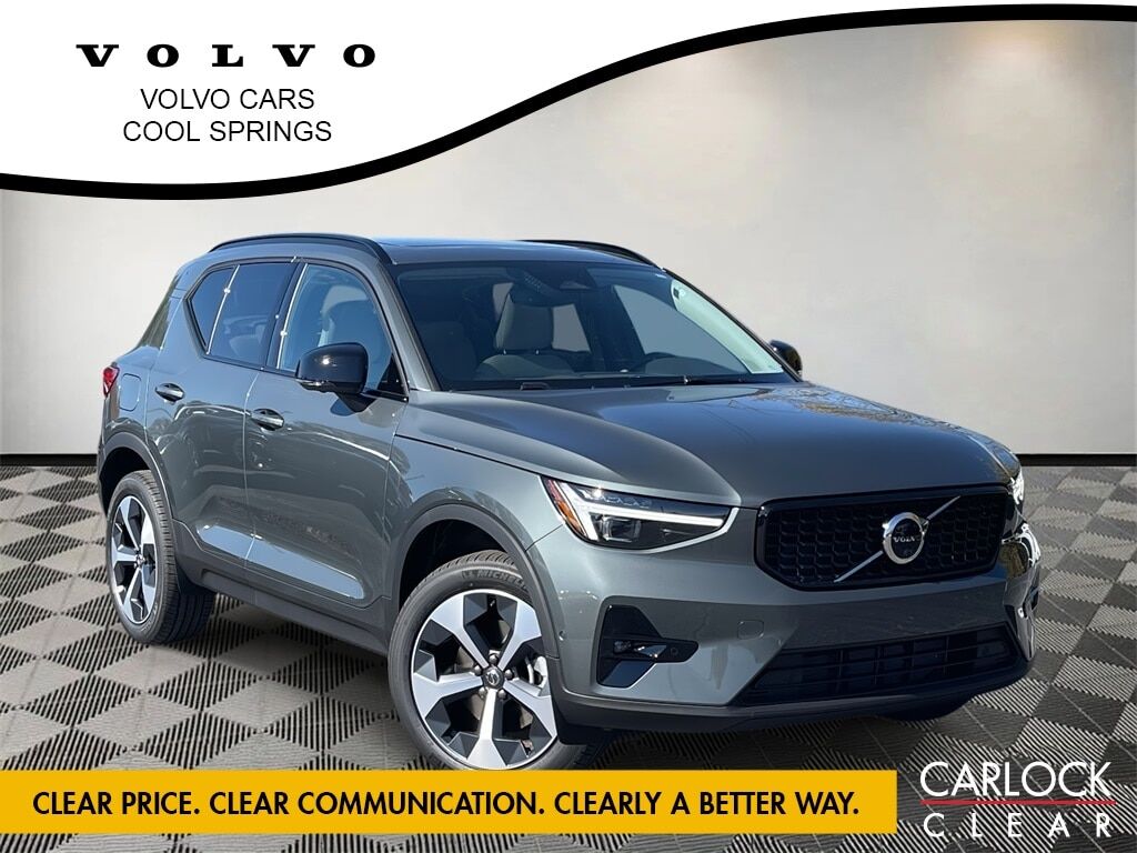 2026 VOLVO XC40
