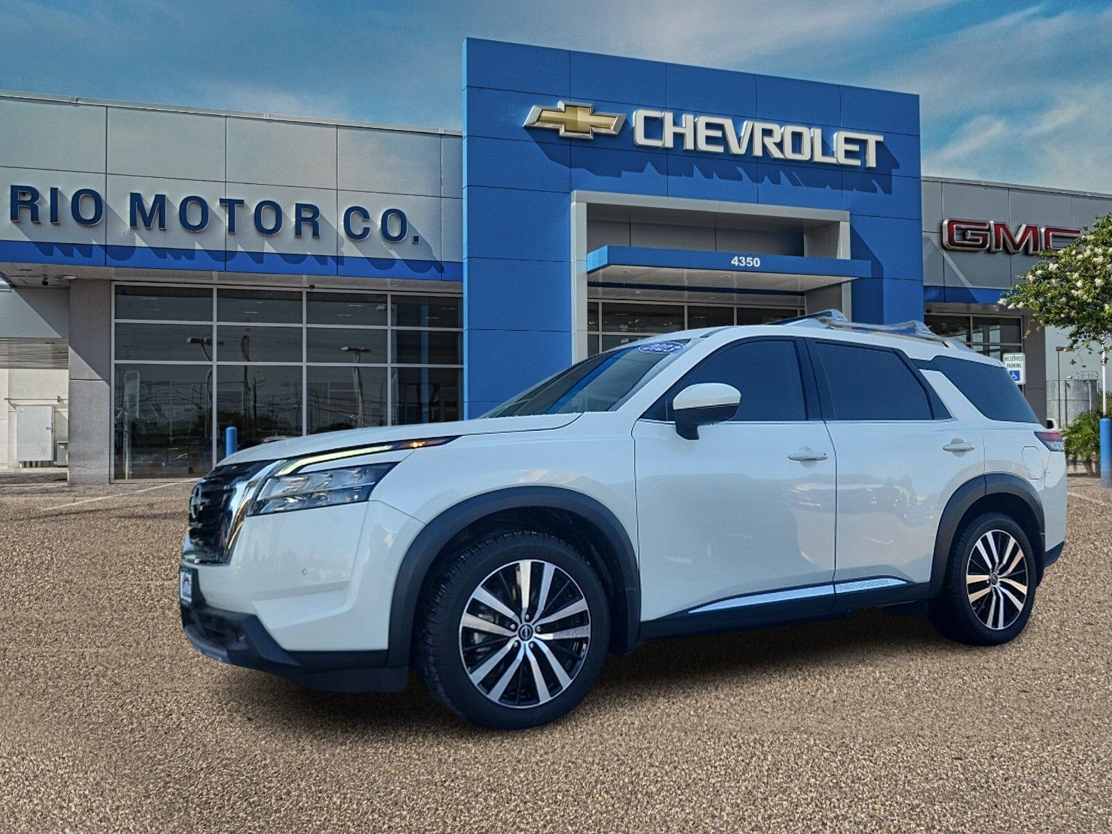 2023 NISSAN Pathfinder