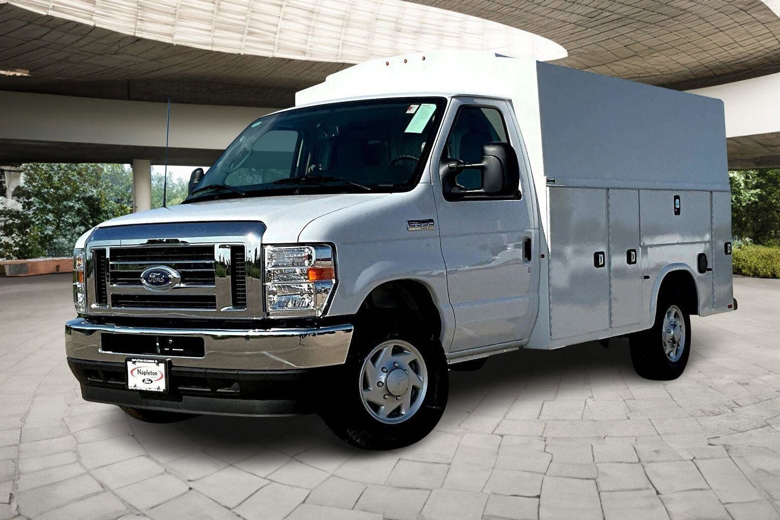 2025 FORD E-350