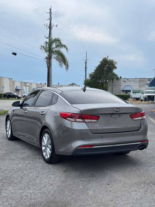 2018 KIA Optima