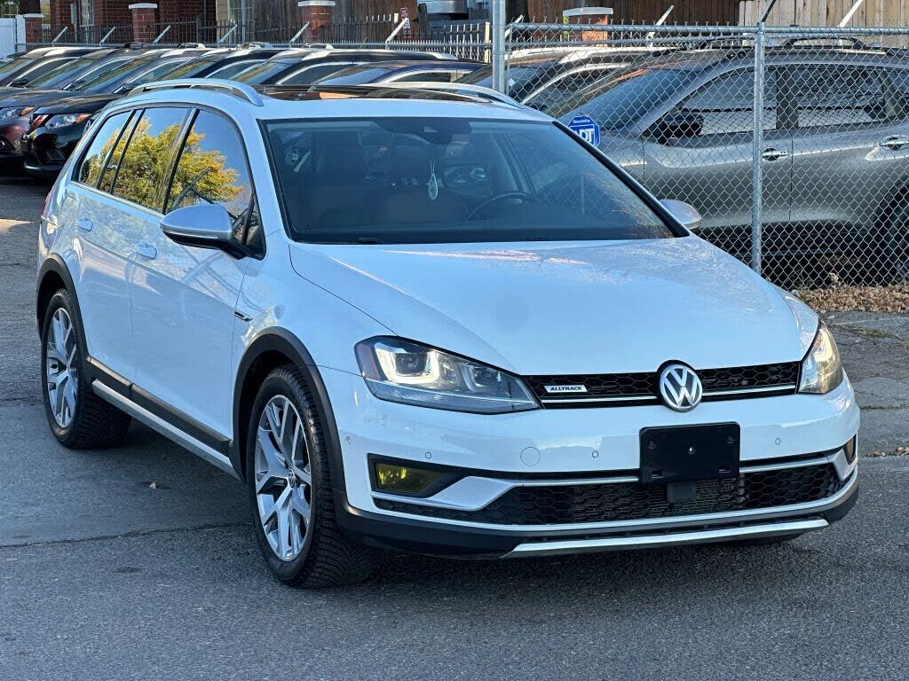 2017 VOLKSWAGEN Golf Alltrack