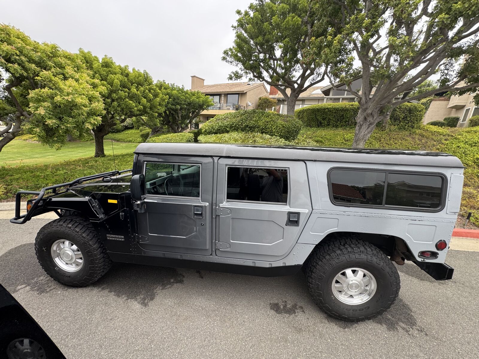 HUMMER H1