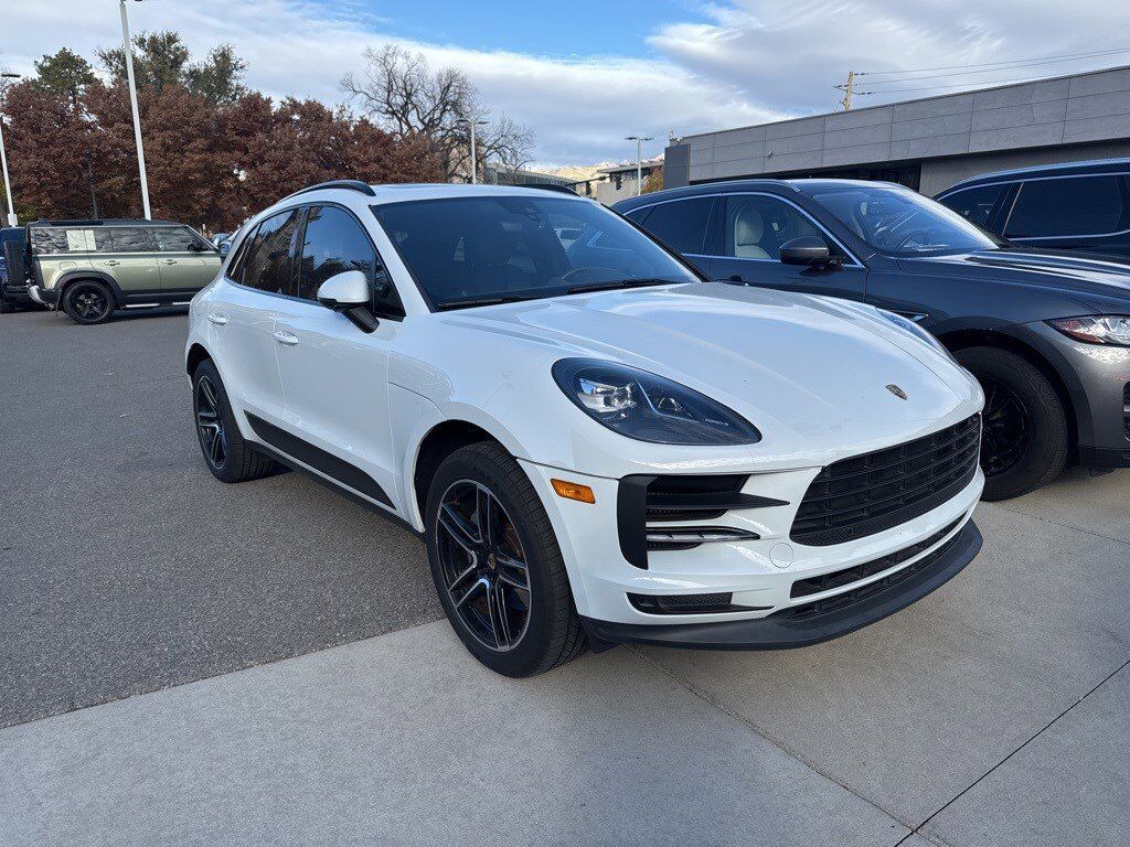 2020 PORSCHE Macan