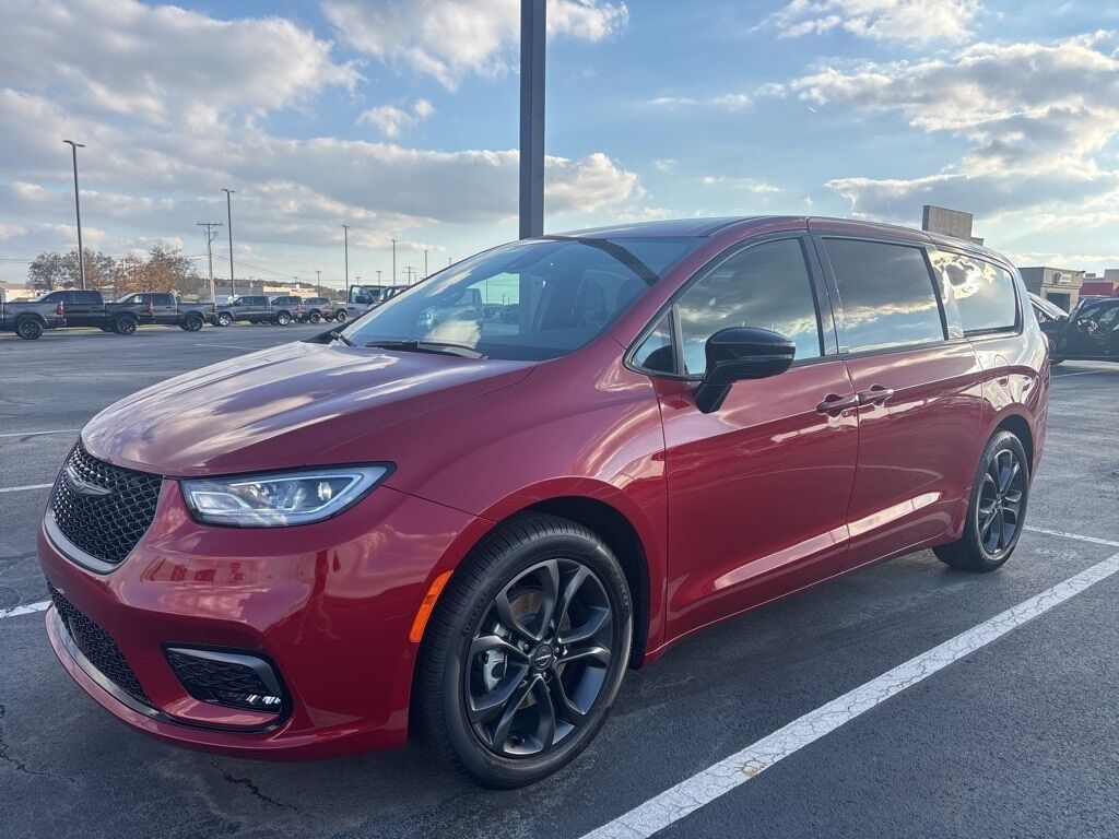 2026 CHRYSLER Pacifica