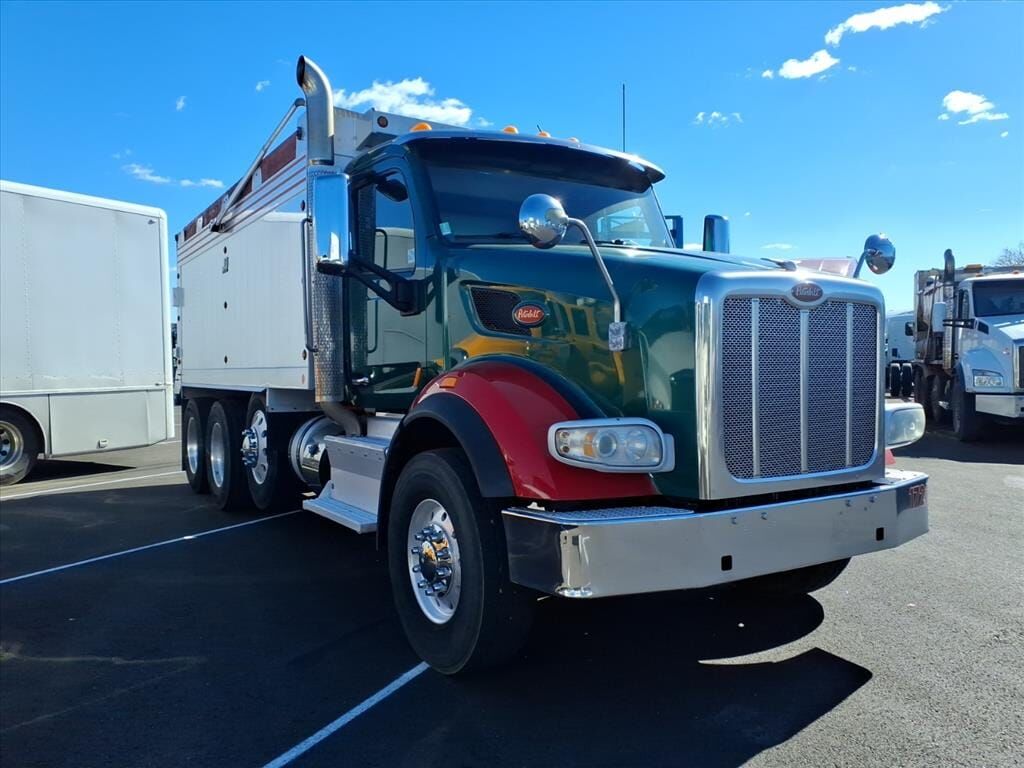 2017 PETERBILT 567