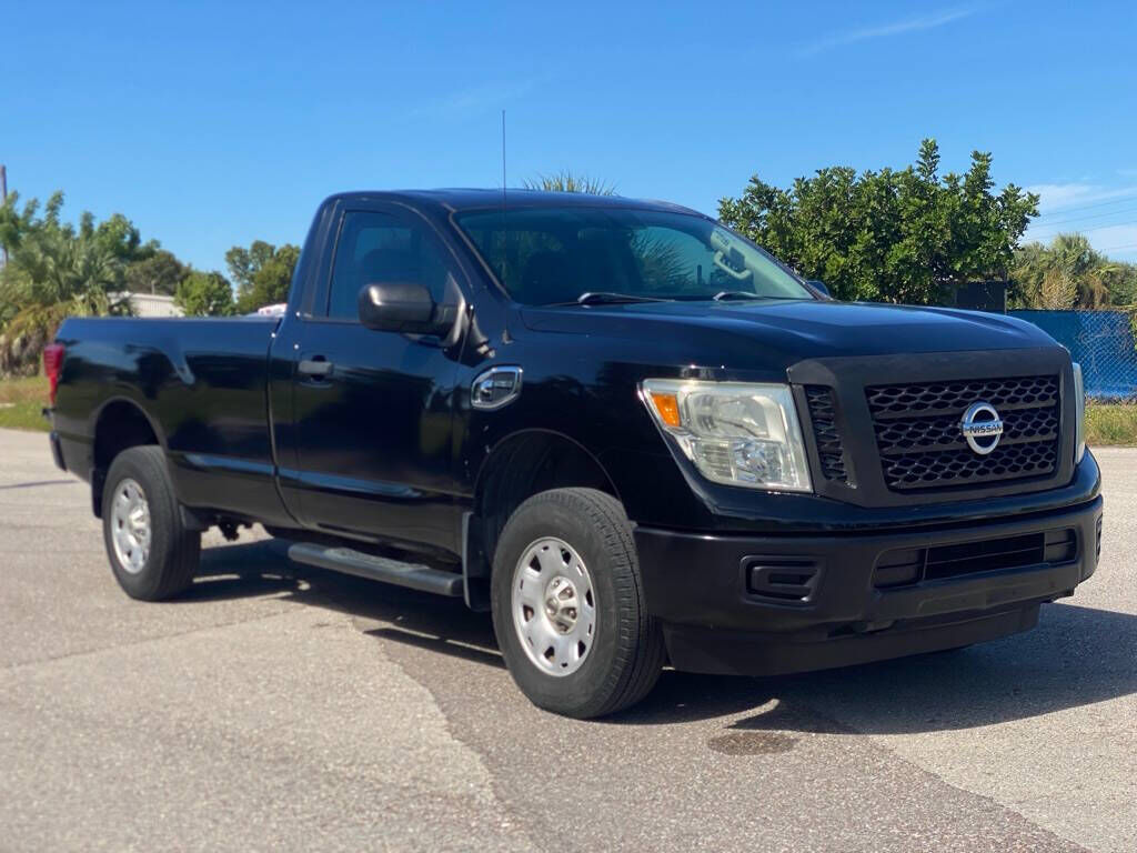 2017 NISSAN Titan