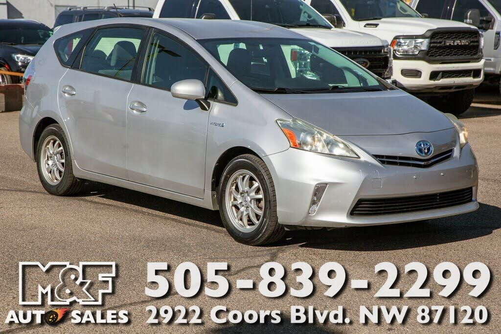 Toyota Prius V